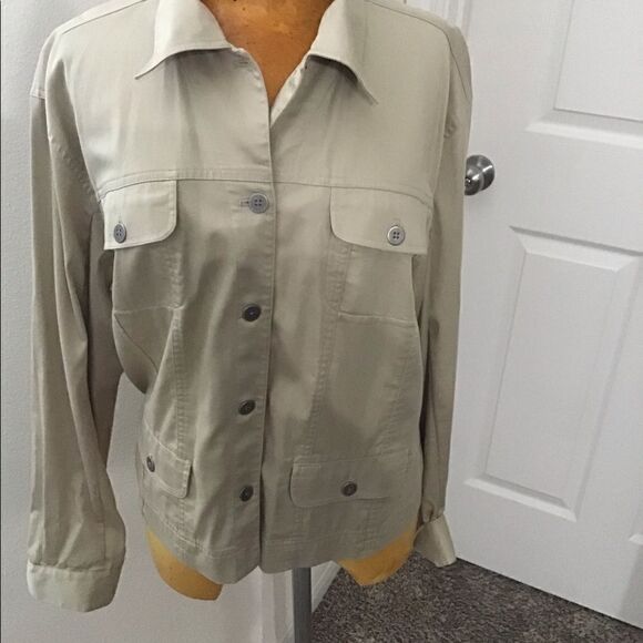 Chico’s Khaki Safari Jacket Long Sleeve Utility Military Boxy Stretch size M - Picture 1 of 8